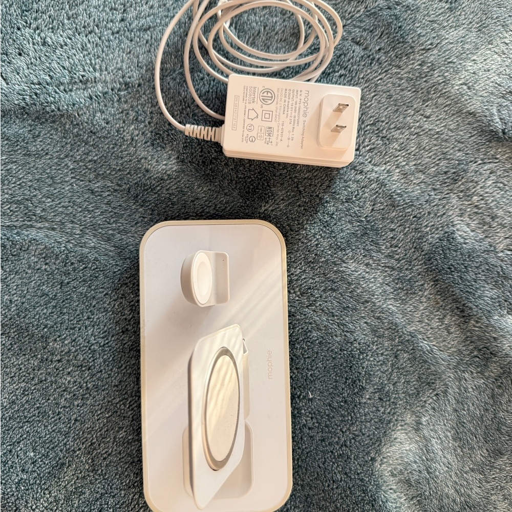 3-in-1‎ wireless stand for MagSafe Charger Used - Picture 7 of 7